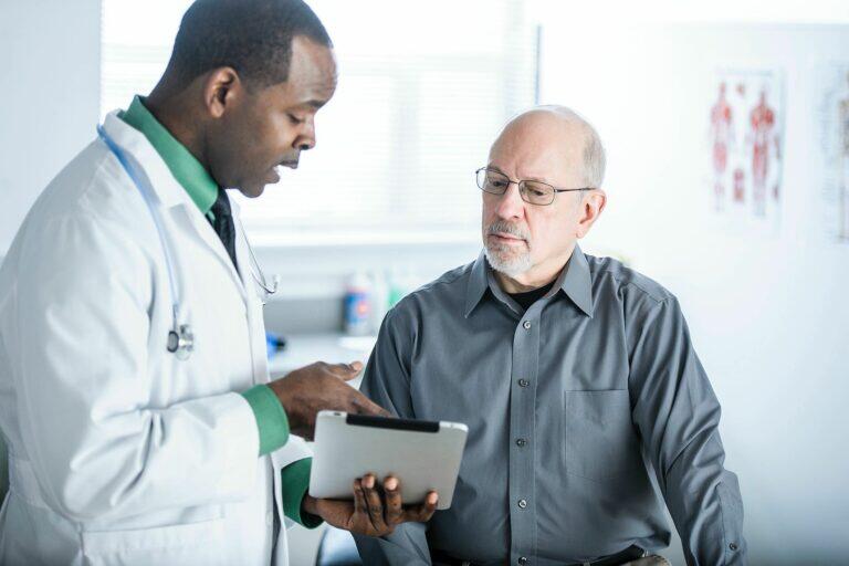 plano de saúde com doença preexistente Descubra se é possível contratar um plano de saúde com doença preexistente, como funciona a carência e o que declarar na adesão.